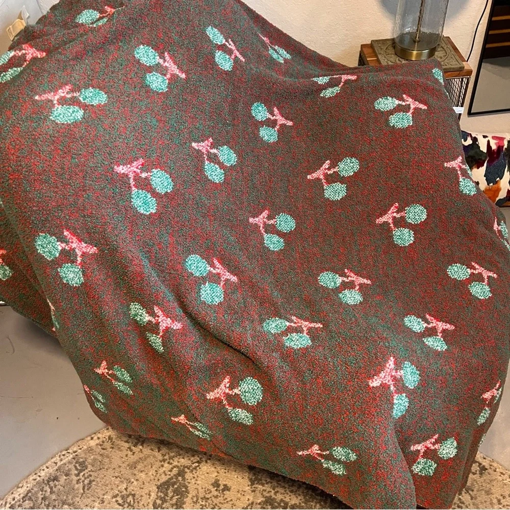 ComfyLuxe Cherry Patterned Throw